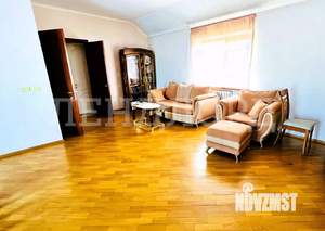 Дом 302м², 2-этажный, участок 3 сот.