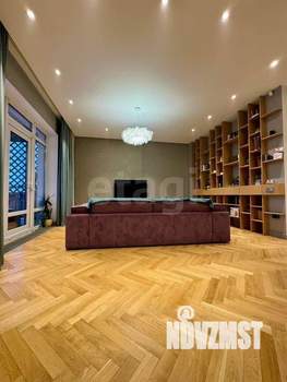 Дом 330м², 3-этажный, участок 6 сот.