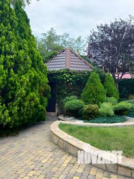 Дом 292м², 3-этажный, участок 8 сот.