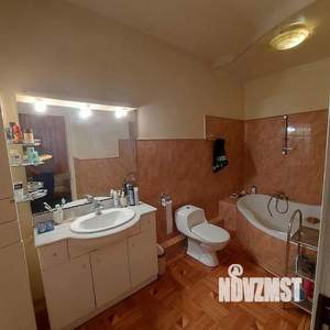 Дом 290м², 2-этажный, участок 3 сот.