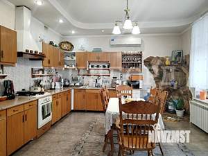 Дом 438м², 3-этажный, участок 8 сот.