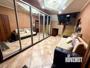 Дом 300м², 3-этажный, участок 3 сот.