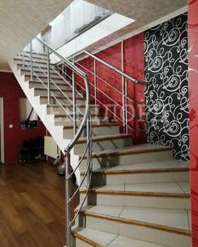 Дом 220м², 2-этажный, участок 4 сот.