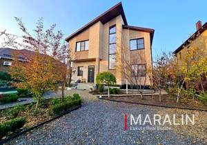 Дом 194м², 2-этажный, участок 6 сот.