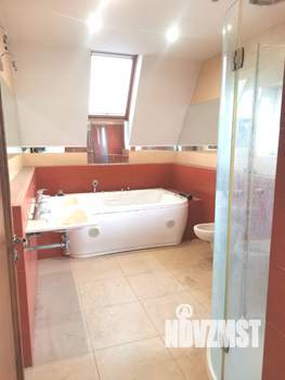 Дом 360м², 3-этажный, участок 6 сот.