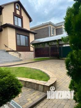 Дом 292м², 3-этажный, участок 8 сот.