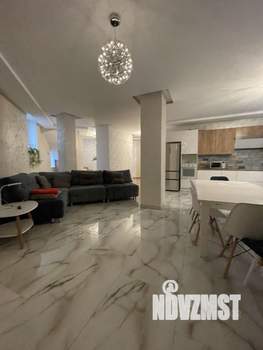 Дом 300м², 2-этажный, участок 6 сот.