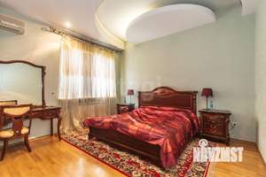 Дом 302м², 2-этажный, участок 5 сот.