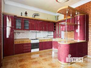 Дом 428м², 3-этажный, участок 9 сот.