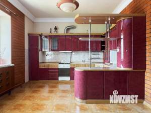 Дом 428м², 3-этажный, участок 9 сот.