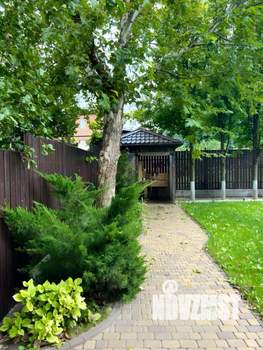 Дом 292м², 3-этажный, участок 8 сот.