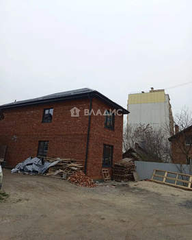 Дом 100м², 2-этажный, участок 2 сот.