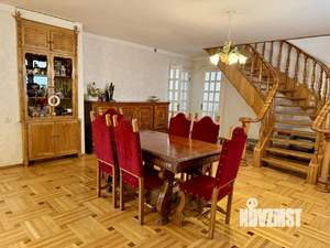 Дом 288м², 2-этажный, участок 4 сот.