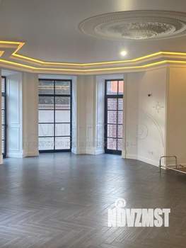 Дом 550м², 3-этажный, участок 6 сот.