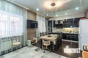 Дом 146м², 2-этажный, участок 4 сот.