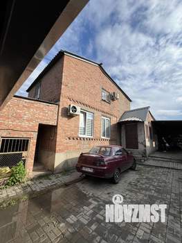 Дом 220м², 3-этажный, участок 6 сот.