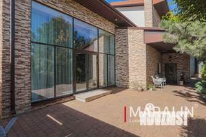 Дом 230м², 2-этажный, участок 8 сот.