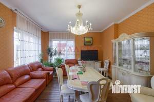 Дом 212м², 2-этажный, участок 5 сот.