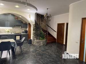 Дом 210м², 3-этажный, участок 3 сот.