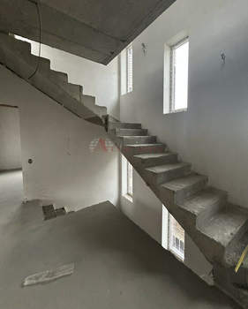 Дом 199м², 2-этажный, участок 4 сот.