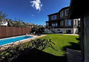 Дом 330м², 3-этажный, участок 6 сот.