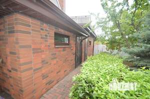 Дом 264м², 3-этажный, участок 6 сот.