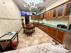 Дом 300м², 3-этажный, участок 3 сот.