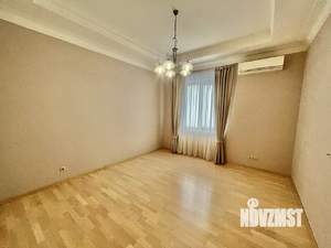 Дом 220м², 2-этажный, участок 4 сот.