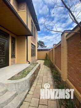 Коттедж 472м², 3-этажный, участок 7 сот.