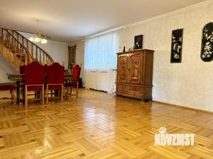 Дом 288м², 2-этажный, участок 4 сот.