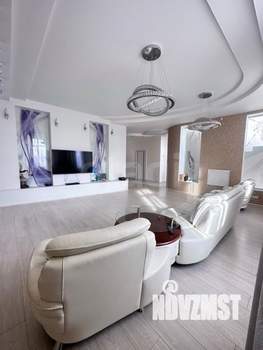 Дом 550м², 3-этажный, участок 1032 сот.