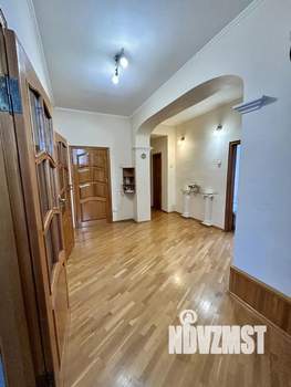 Дом 287м², 2-этажный, участок 8 сот.