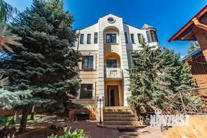 Дом 570м², 4-этажный, участок 19 сот.