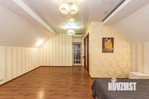 Дом 228м², 2-этажный, участок 4 сот.