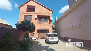 Дом 240м², 3-этажный, участок 7 сот.