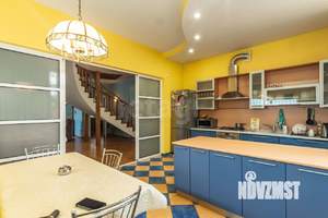 Дом 302м², 2-этажный, участок 5 сот.