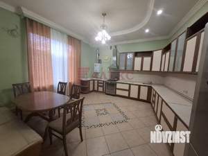 Дом 198м², 2-этажный, участок 318 сот.