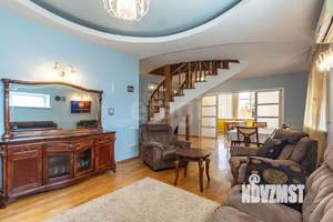 Дом 302м², 2-этажный, участок 5 сот.