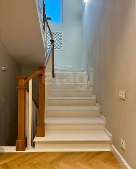 Дом 330м², 3-этажный, участок 6 сот.