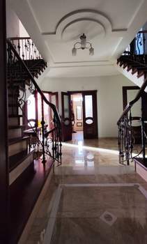 Дом 550м², 3-этажный, участок 6 сот.