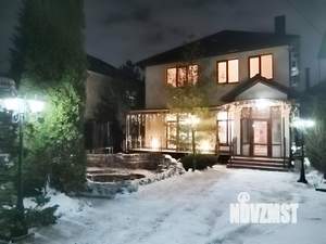 Дом 220м&sup2;, 3-этажный, посуточно, 