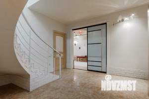 Дом 260м&sup2;, 3-этажный, посуточно, 