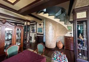 Дом 486м&sup2;, 3-этажный, на длительный срок, 