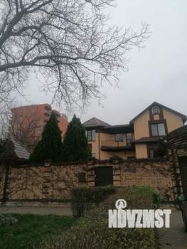 Коттедж 292м&sup2;, 2-этажный, на длительный срок, 