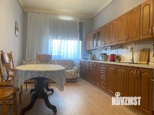 Дом 300м&sup2;, 3-этажный, на длительный срок, 