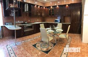 Дом 500м&sup2;, 2-этажный, на длительный срок, 