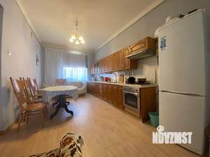 Дом 300м&sup2;, 3-этажный, на длительный срок, 