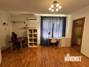 Дом 200м², 2-этажный, на длительный срок, 