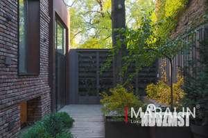 Дом 300м², 3-этажный, на длительный срок, 