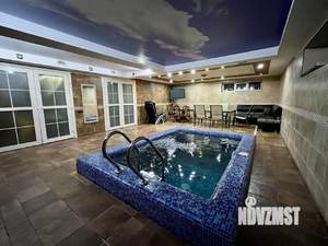 Дом 450м&sup2;, 2-этажный, посуточно, 